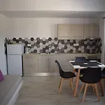 Niabelo * Kamári