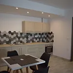 Niabelo * Kamári