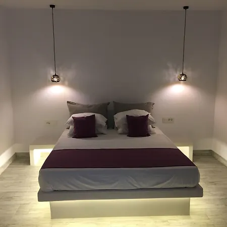 Niabelo Kamari (Santorini)