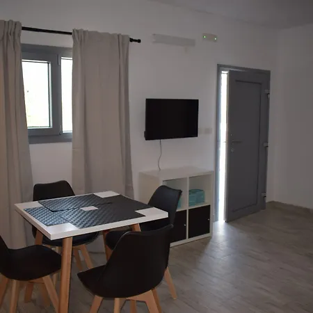 Apartment Niabelo Kamari (Santorini)
